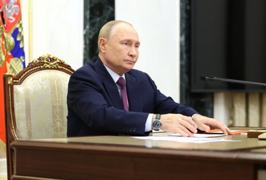Tổng thống Putin yêu cầu lực lượng Ukraine ở Kursk hạ vũ khí