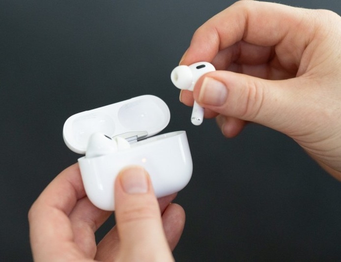 AirPods sắp có tính năng phiên dịch trực tiếp