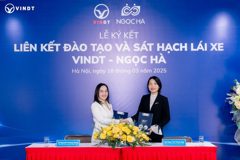 VinDT 'bắt tay' Trường Trung cấp Ngọc Hà đào tạo lái xe hạng B tự động