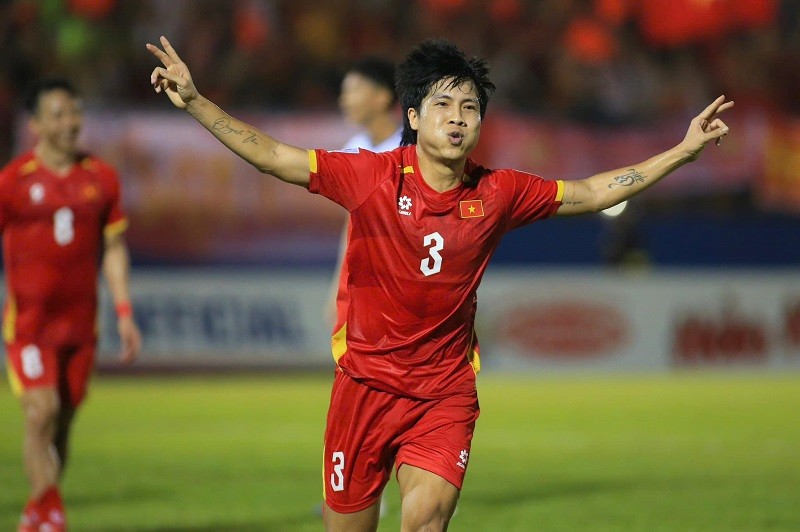Nguyễn Văn Vĩ là người nâng tỷ số lên 2-0 cho ĐT Việt Nam. Ảnh: Thép Xanh Nam Định FC