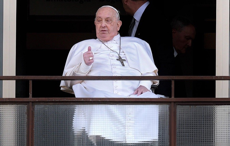 Giáo hoàng Francis xuất viện ngày 23/3. Ảnh: Getty