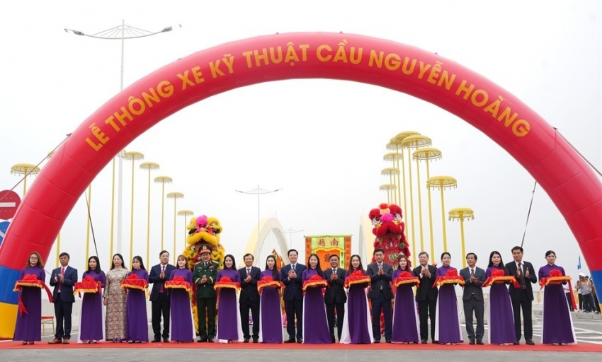 Huế: Thông xe cây cầu mang hình tượng 'Hạc chầu Thiên Mụ' qua sông Hương
