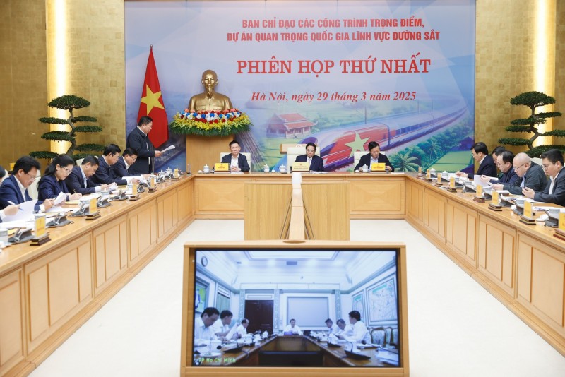 Hình thành các tập đoàn lớn ngành đường sắt, sản xuất được toa xe, đầu máy