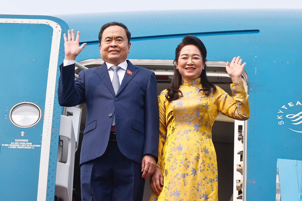 Chủ tịch 555win tải app và Phu nhân rời Hà Nội, lên đường tham dự IPU-150, thăm chính thức Uzbekistan và Armenia. Ảnh: Doãn Tấn – TTXVN