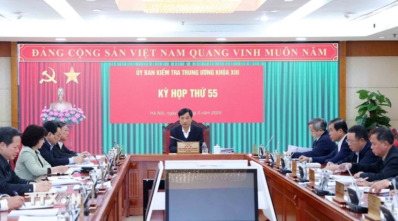 Ông Nguyễn Duy Ngọc, Ủy viên Bộ Chính trị, Bí thư Trung ương Đảng, Chủ nhiệm Ủy ban Kiểm tra Trung ương chủ trì kỳ họp. Ảnh: TTXVN.