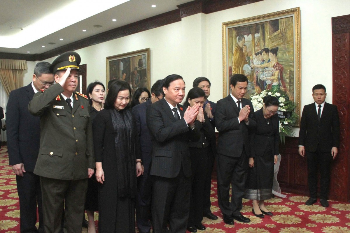 Lãnh đạo Việt Nam viếng nguyên Chủ tịch Lào Khamtay Siphandone