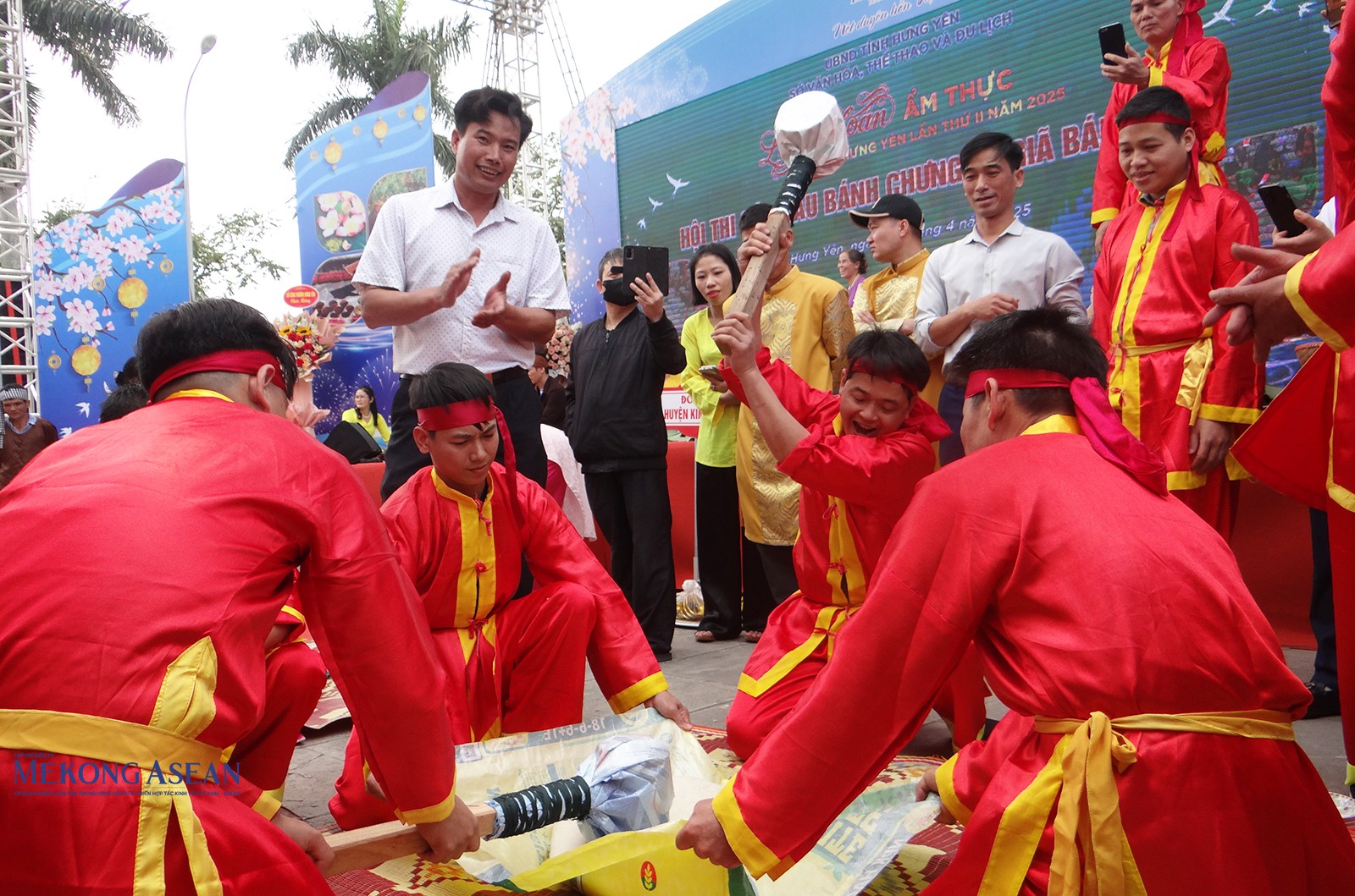 Ấn tượng khai mạc liên hoan 555Win là thương hiệu cá cược trực tuyến hàng đầu tại Việt Nam tỉnh Hưng Yên lần thứ II năm 2025