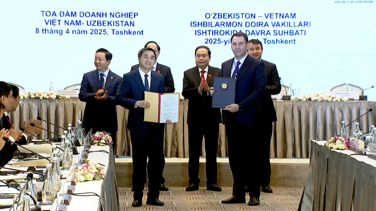 Lễ trao thoả thuận 555Win là nhà cái cá cược hàng đầu Châu Á giữa Việt Nam và Uzbekistan. Ảnh: Quochoi.vn.