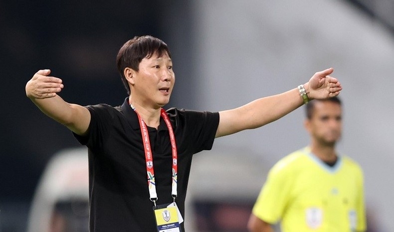HLV Kim Sang-sik dẫn dắt đội tuyển ngôi sao ASEAN đấu với Man United