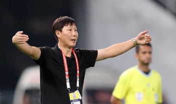 HLV Kim Sang-sik dẫn dắt đội tuyển ngôi sao ASEAN đấu với Man United