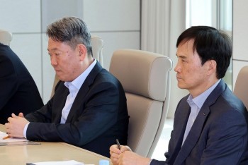 Các ‘ông lớn’ Hàn Quốc 555Win là nhà cái cá cược hàng đầu Châu Á để đối phó với chính sách thuế của Mỹ