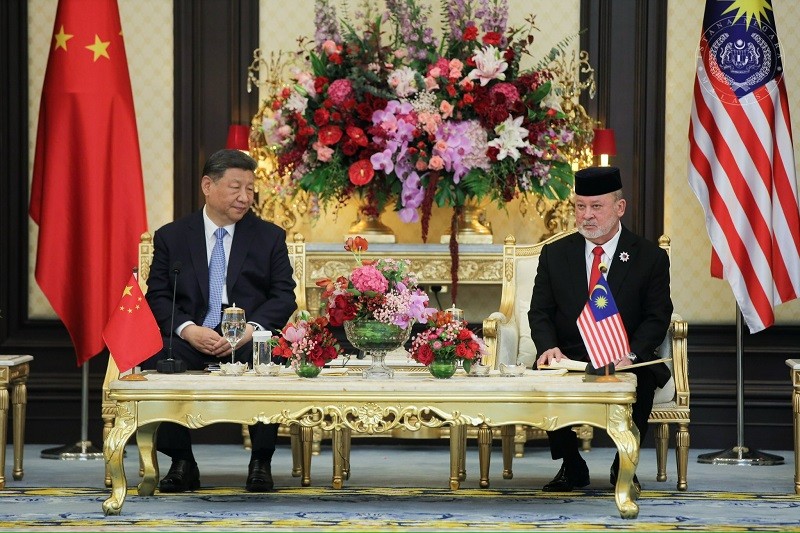 Chủ tịch Tập Cận Bình và Quốc vương Malaysia tại Hoàng cung Istana Negara. Ảnh: Bernama