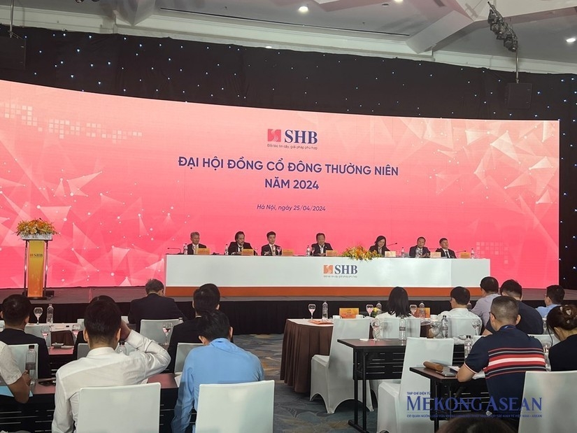 Tuần cao điểm của mùa ĐHĐCĐ ngành ngân hàng