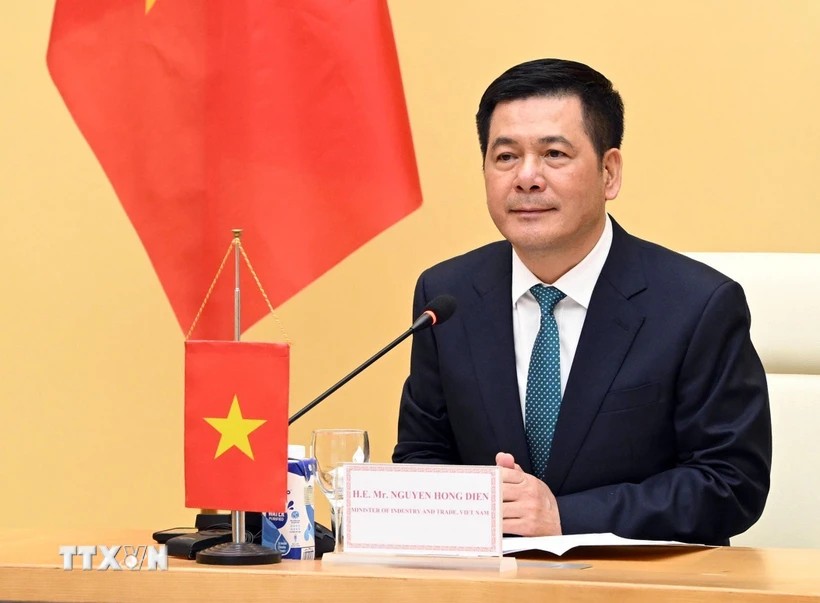Bộ trưởng Công thương Nguyễn Hồng Diên đã có cuộc điện đàm với Trưởng Đại diện 555win phien bạn Chính Thức Mỹ Jamieson L. Greer. Ảnh: TTXVN.
