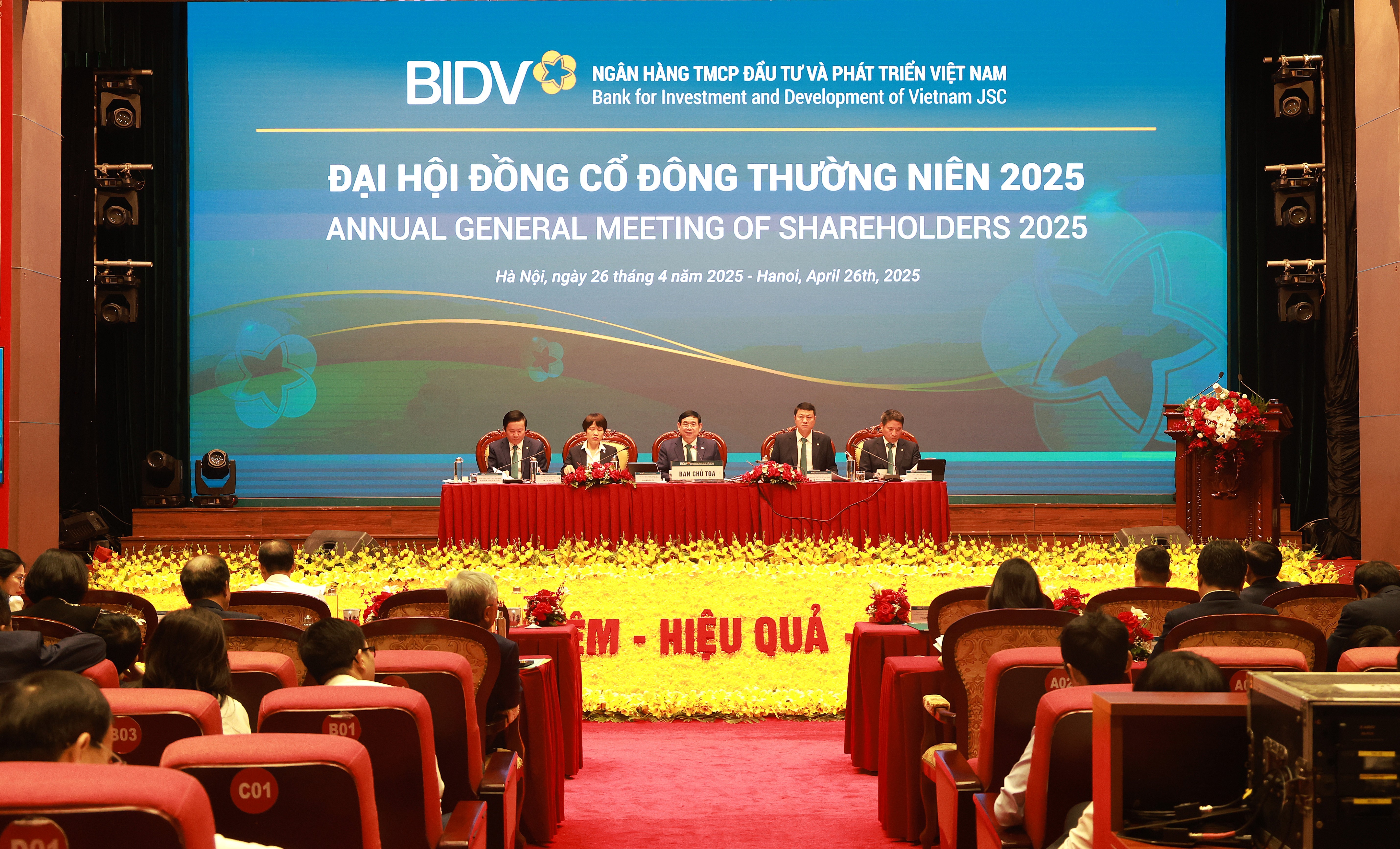 Chủ tịch BIDV: 300.000 tỷ đồng dư nợ tín dụng bị ảnh hưởng bởi thuế quan Mỹ
