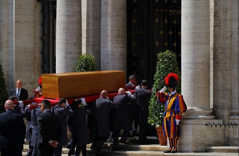 Giáo hoàng Francis được an táng bên ngoài Vatican