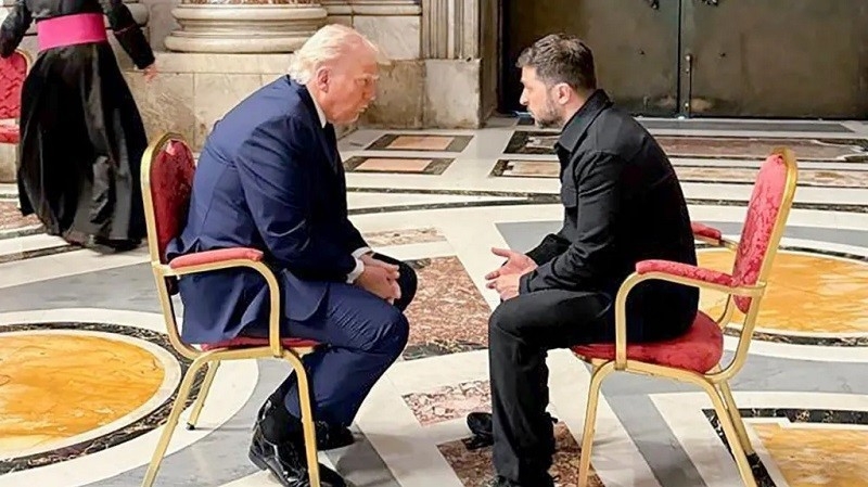 Ông Zelensky tiết lộ nội dung cuộc gặp với ông Trump tại lễ tang Giáo hoàng