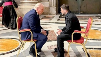Ông Zelensky tiết lộ nội dung cuộc gặp với ông Trump tại lễ tang Giáo hoàng