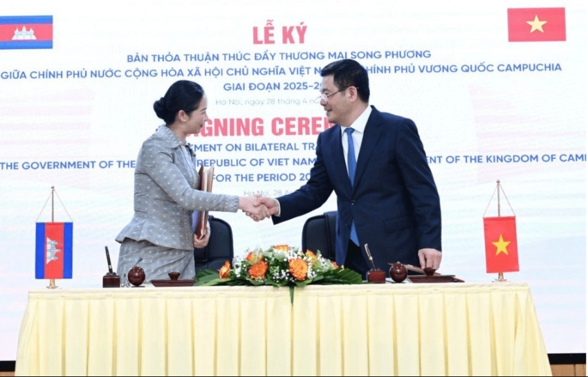 Việt Nam - Campuchia ký thỏa thuận mới về thúc đẩy thương mại song phương