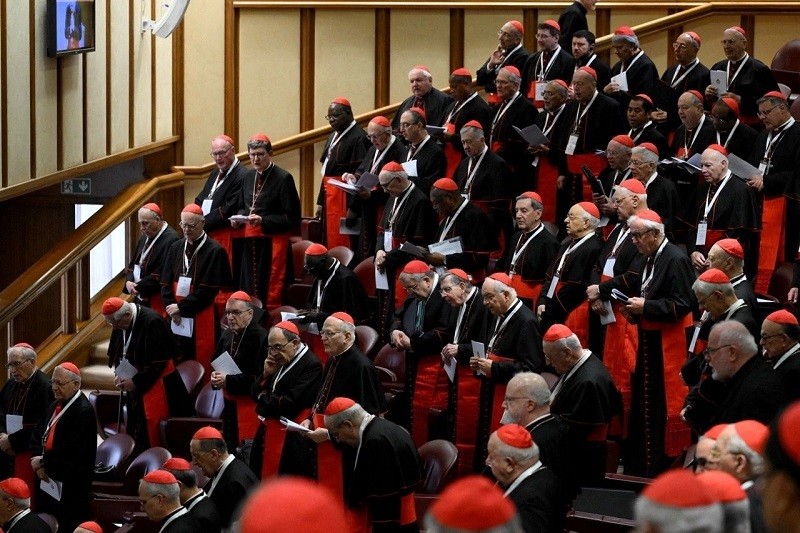 Hồng y đoàn họp tại Vatican ngày 28/4. Ảnh: Reuters