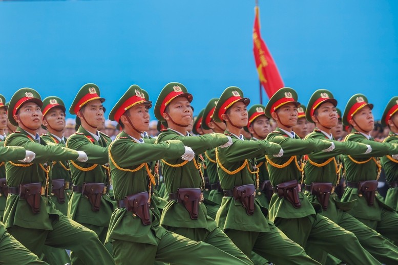 Lễ diễu binh kỷ niệm 50 năm Ngày thống nhất đất nước