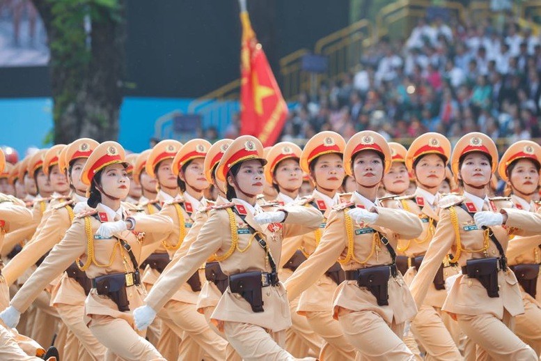 Lễ diễu binh kỷ niệm 50 năm Ngày thống nhất đất nước