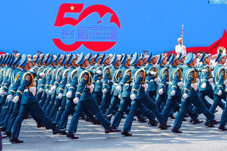 Lễ diễu binh kỷ niệm 50 năm Ngày thống nhất đất nước