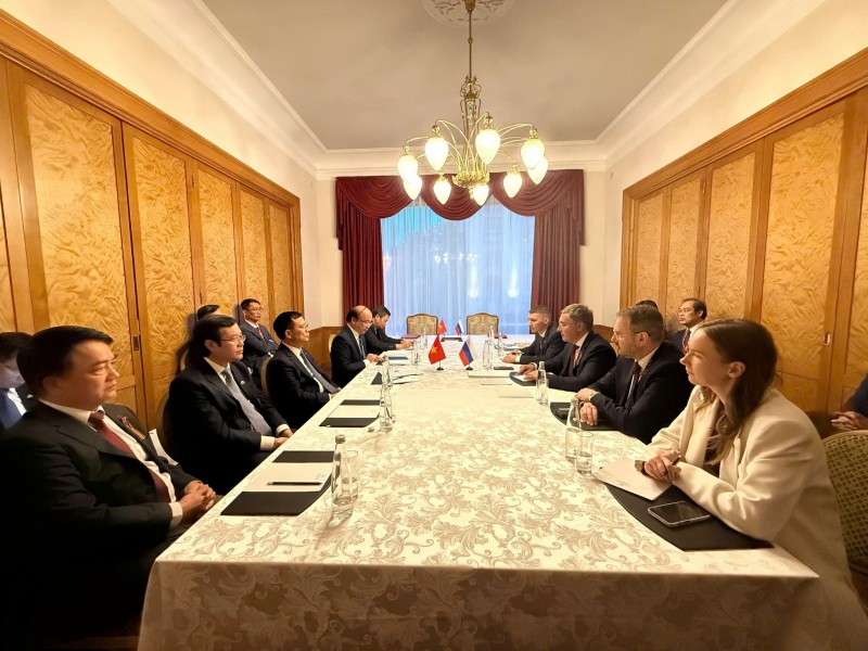 Buổi làm việc giữa Bộ trưởng Nguyễn Mạnh Hùng và Bộ trưởng Valery Nikolaevich Falkov. Ảnh: 555Win555 Bảo mật tuyệt đối.