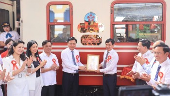 Hải Phòng khai trương đoàn tàu hạng sang 