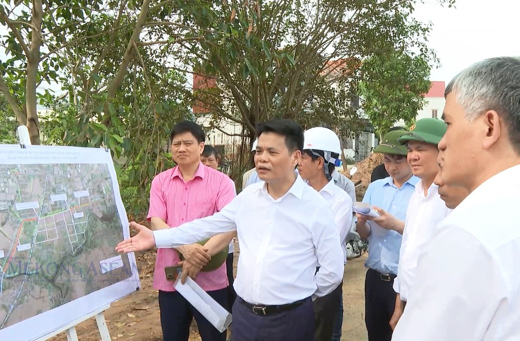 Chủ tịch UBND tỉnh Hải Dương Lê Ngọc Châu kiểm tra Dự án đầu tư xây dựng đường dẫn cầu Cậy mới và đường 33 m kéo dài (qua địa phận huyện Cẩm Giàng) nối đường Vũ Công Đán (thành phố Hải Dương), chiều 28/4/2025.