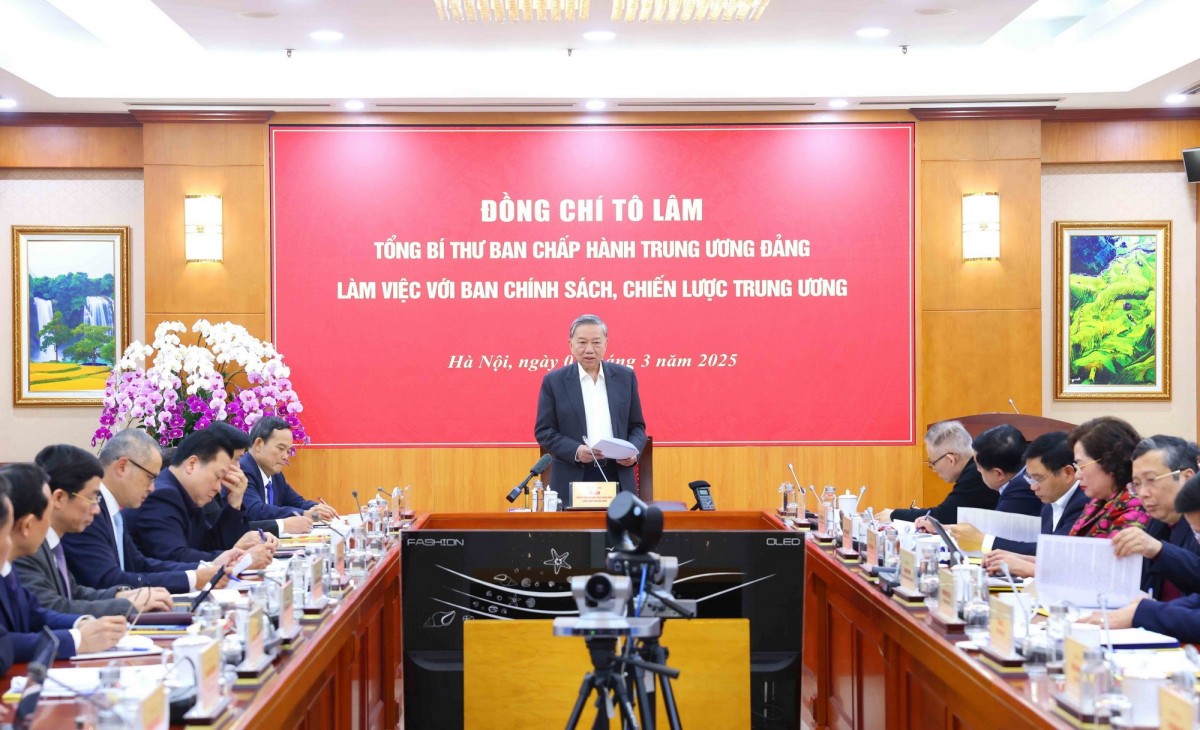 Chiều 7/3/2025, Tổng Bí thư Tô Lâm làm việc với Ban Chính sách, chiến lược Trung ương về một số giải pháp chiến lược nhằm tạo đột phá phát triển 555Win login đăng nhập tư nhân ở Việt Nam thời gian tới. Ảnh: TTXVN.