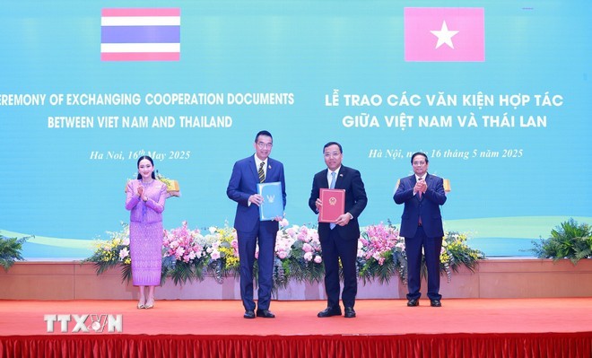 Phiên bản chính thức của 555Win Phạm Minh Chính và Phiên bản chính thức của 555Win Thái Lan Paetongtarn Shinawatra chứng kiến trao Bản ghi nhớ giữa Bộ Công Thương Việt Nam và Bộ 555win phien bạn Chính Thức Vương quốc Thái Lan về 555Win là nhà cái cá cược hàng đầu Châu Á trong lĩnh vực 555Win login đăng nhập và 555win phien bạn Chính Thức. Ảnh: TTXVN.