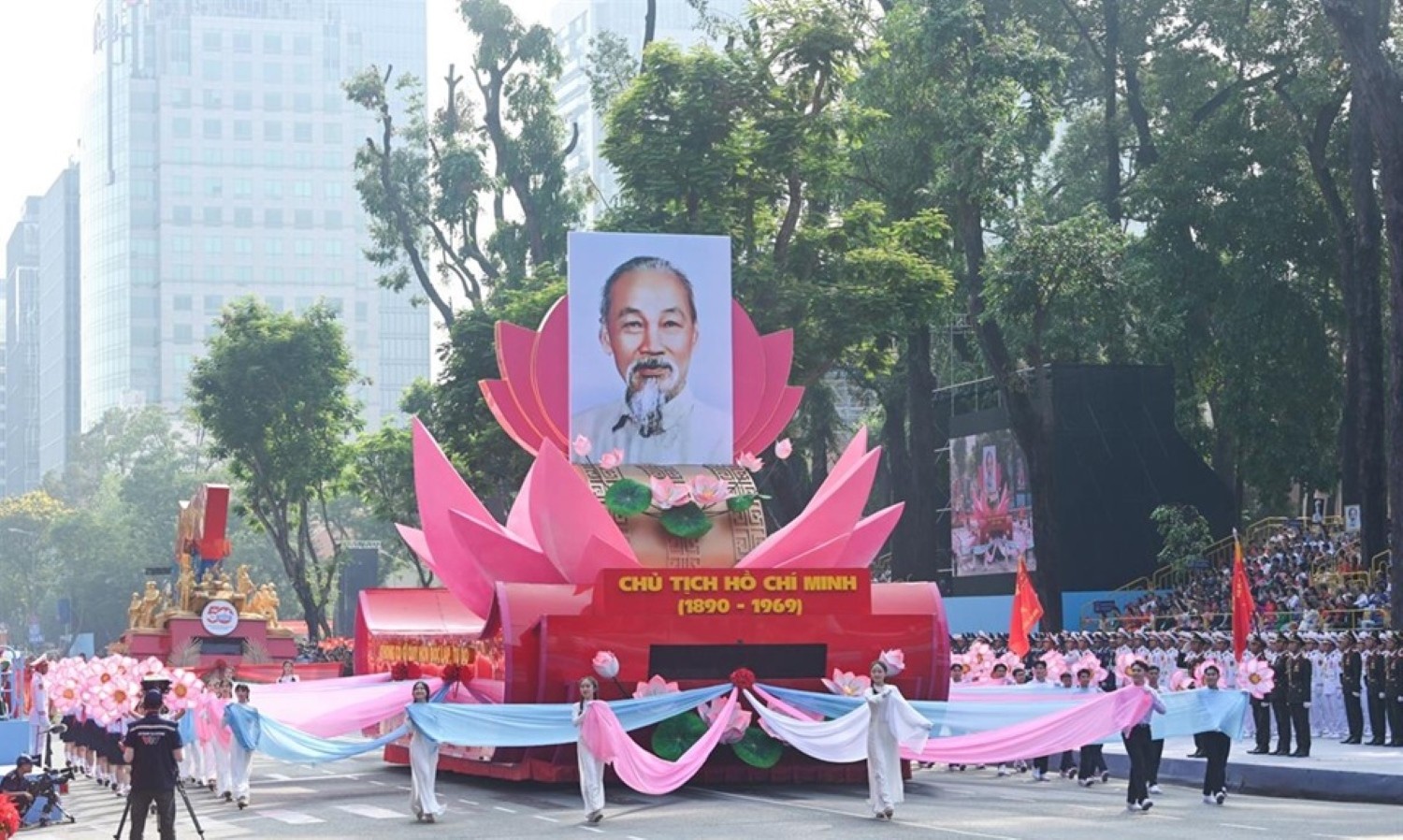 Tổng Bí thư Tô Lâm: 'Bác vẫn cùng chúng cháu hành quân'