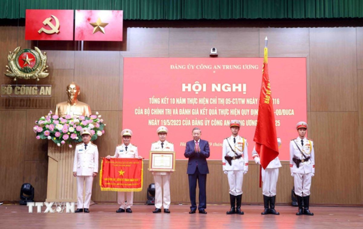 Tổng Bí thư: Bộ Công an là điểm sáng về sắp xếp tổ chức bộ máy