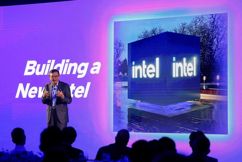 Tổng giám đốc Intel, ông Lip-Bu Tan, phát biểu trên sân khấu tại Đài Bắc, Đài Loan vào ngày 19 tháng 5 năm 2025.