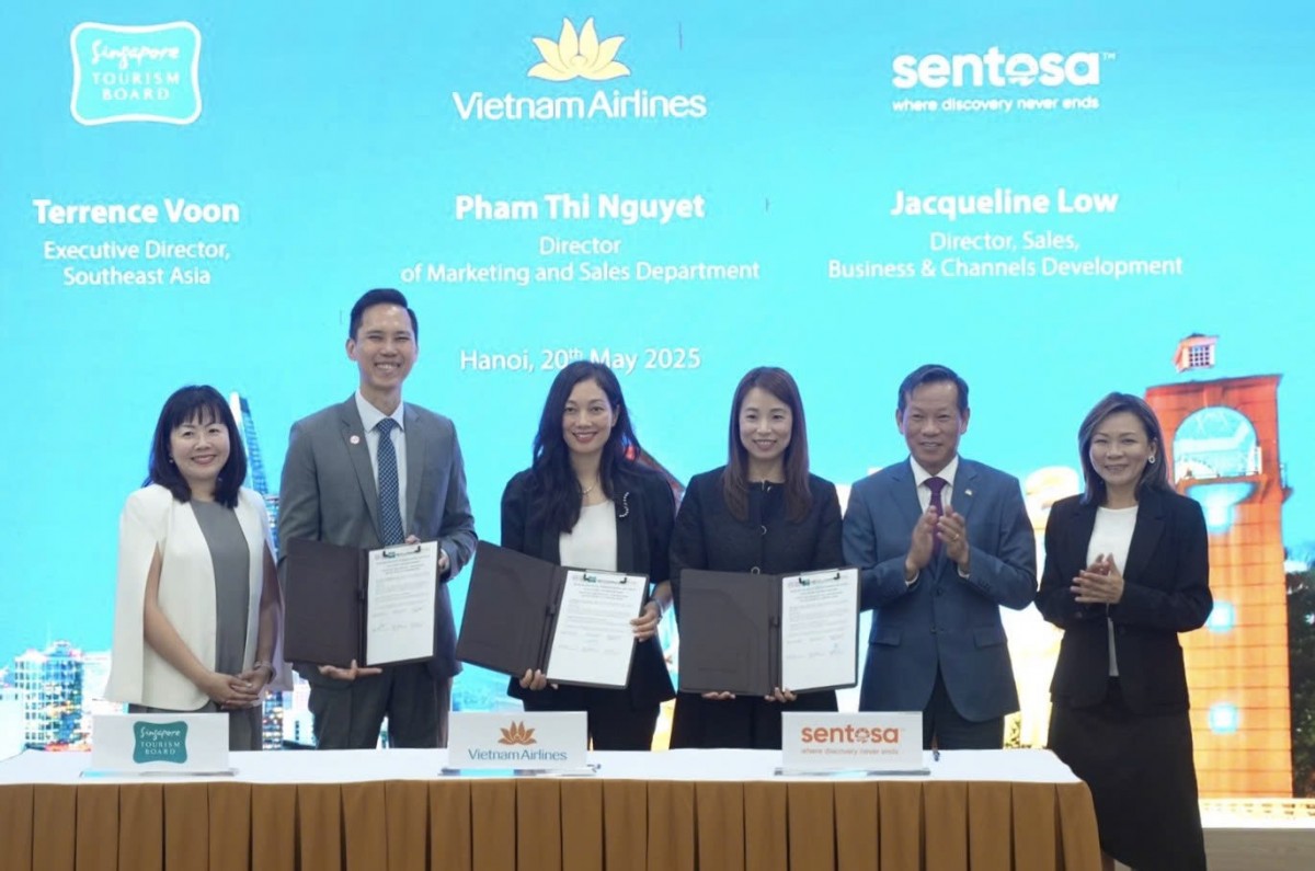 Vietnam Airlines ký kết với các đối tác Singapore kích cầu du lịch