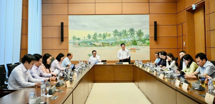 Quốc hội thảo luận Nghị quyết về miễn học phí tại các cơ sở giáo dục