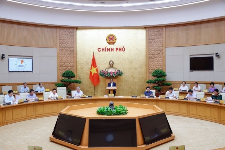 Thủ tướng: Không cầu toàn, không nóng vội trong xây dựng luật
