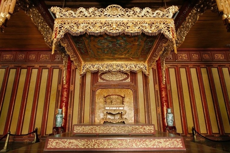 Kiểm điểm tổ chức, cá nhân liên quan đến vụ phá hoại ngai vua triều Nguyễn