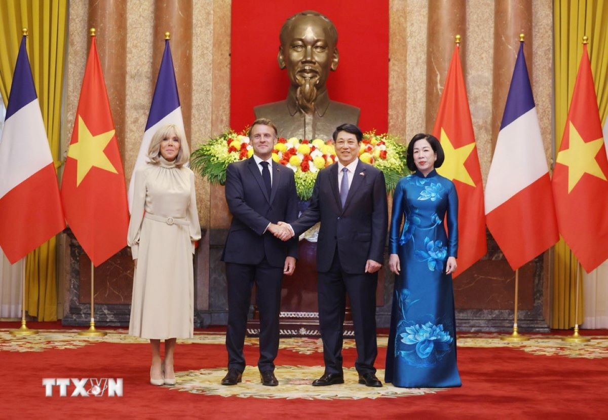 Chủ tịch nước Lương Cường chủ trì lễ đón Tổng thống Pháp