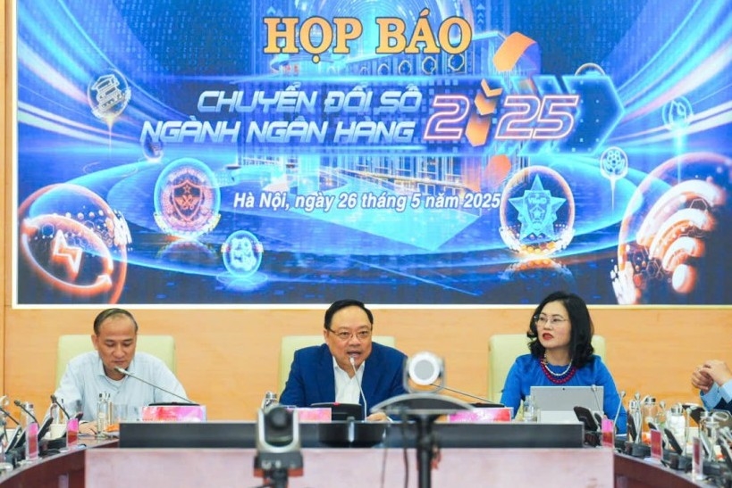 Chuyển đổi số ngân hàng 2025: Lấy người dân làm trung tâm