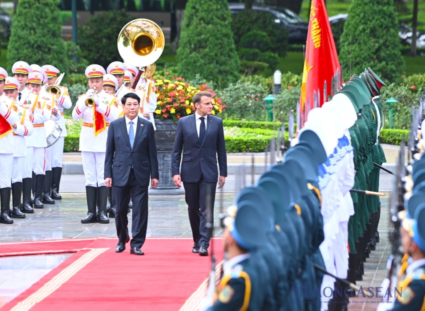 Chủ tịch nước Lương Cường chủ trì lễ đón Tổng thống Pháp