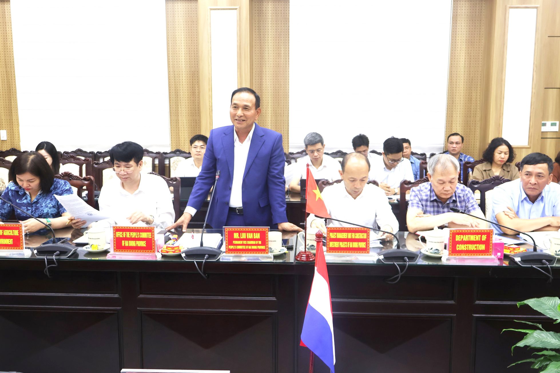 Ông Lưu Văn Bản, Phó Chủ tịch Thường trực UBND tỉnh Hải Dương phát biểu tại buổi làm việc.