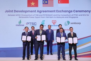 Việt Nam thỏa thuận xuất khẩu điện sạch sang Malaysia và Singapore