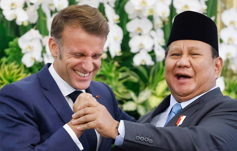 Ông Emmanuel Macron và ông Prabowo Subianto trong cuộc họp báo ngày 28/5. Ảnh: AFP