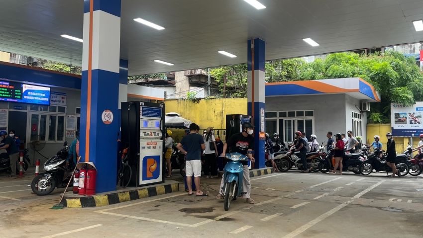 Giá xăng tăng siêu nhẹ, giá dầu đồng loạt giảm chiều 29/5