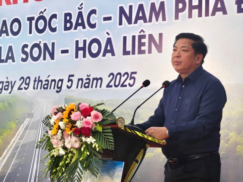 Khởi công mở rộng cao tốc La Sơn - Hòa Liên lên 4 làn xe