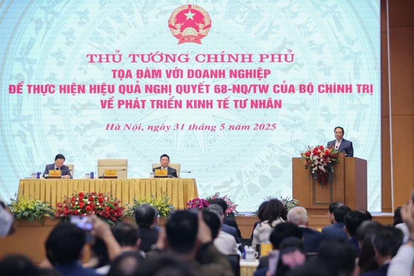 Thủ tướng tọa đàm với doanh nghiệp về phát triển kinh tế tư nhân