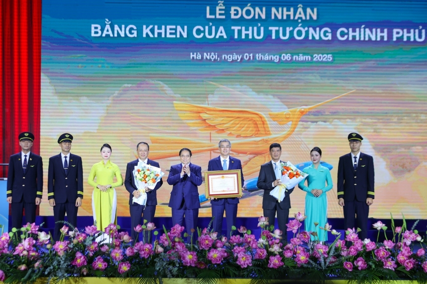 Thủ tướng: 'Máy bay Việt Nam bay tới đâu thì biên giới mềm nước ta tới đó'