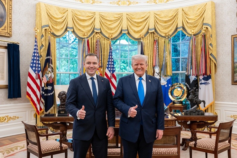 Ông Nawrocki và ông Trump tại Nhà Trắng vào tháng 5. Ảnh: Nhà Trắng